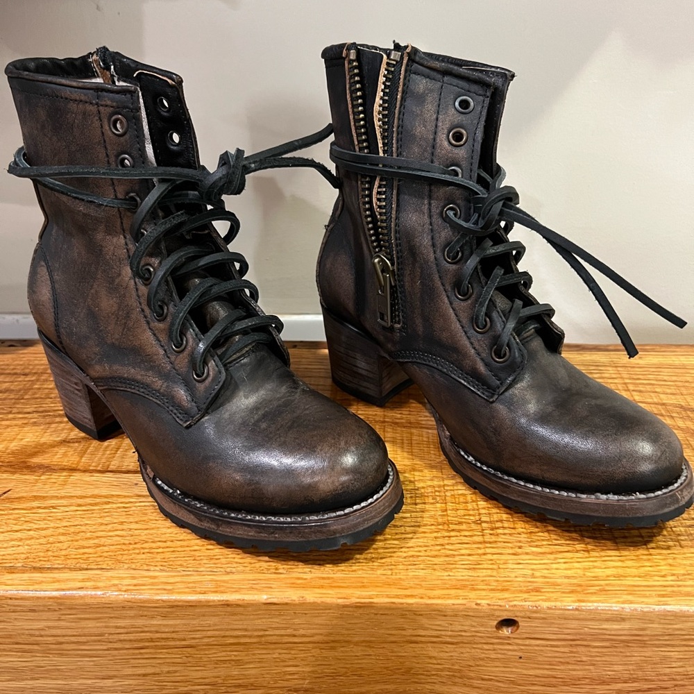 Cavalier Free Bird boots